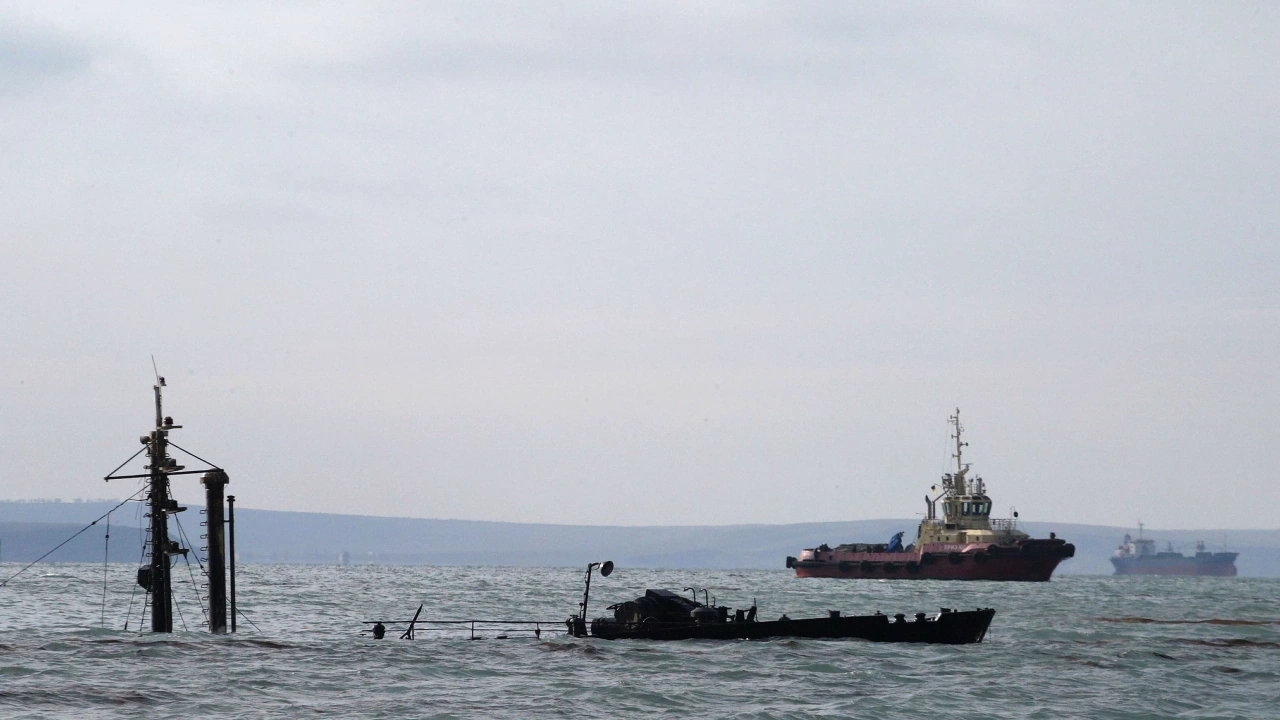 Движението в Керченския проток е ограничено за надводни и подводни
