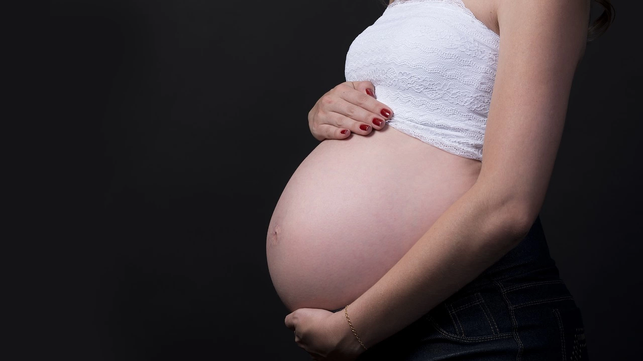 Жена в напреднала бременност е потърсила закрила от институциите в