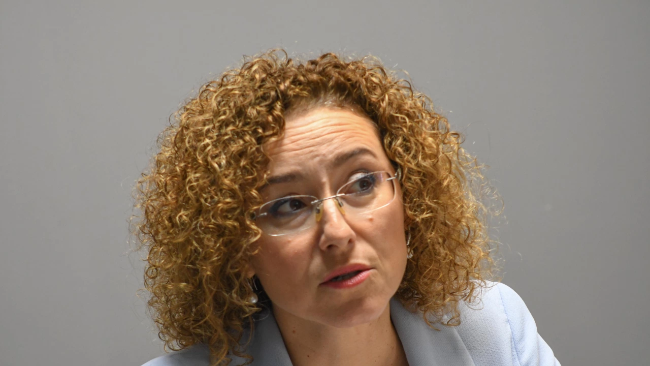 Социалният министър Иванка Шалапатова си е направила самоотвод на правомощията по процедурата