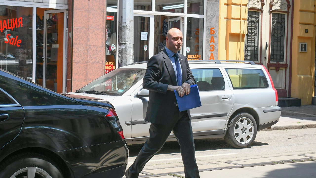 Правосъдният министър и изпълняващият длъжността главен прокурор Борислав Сарафов проведоха