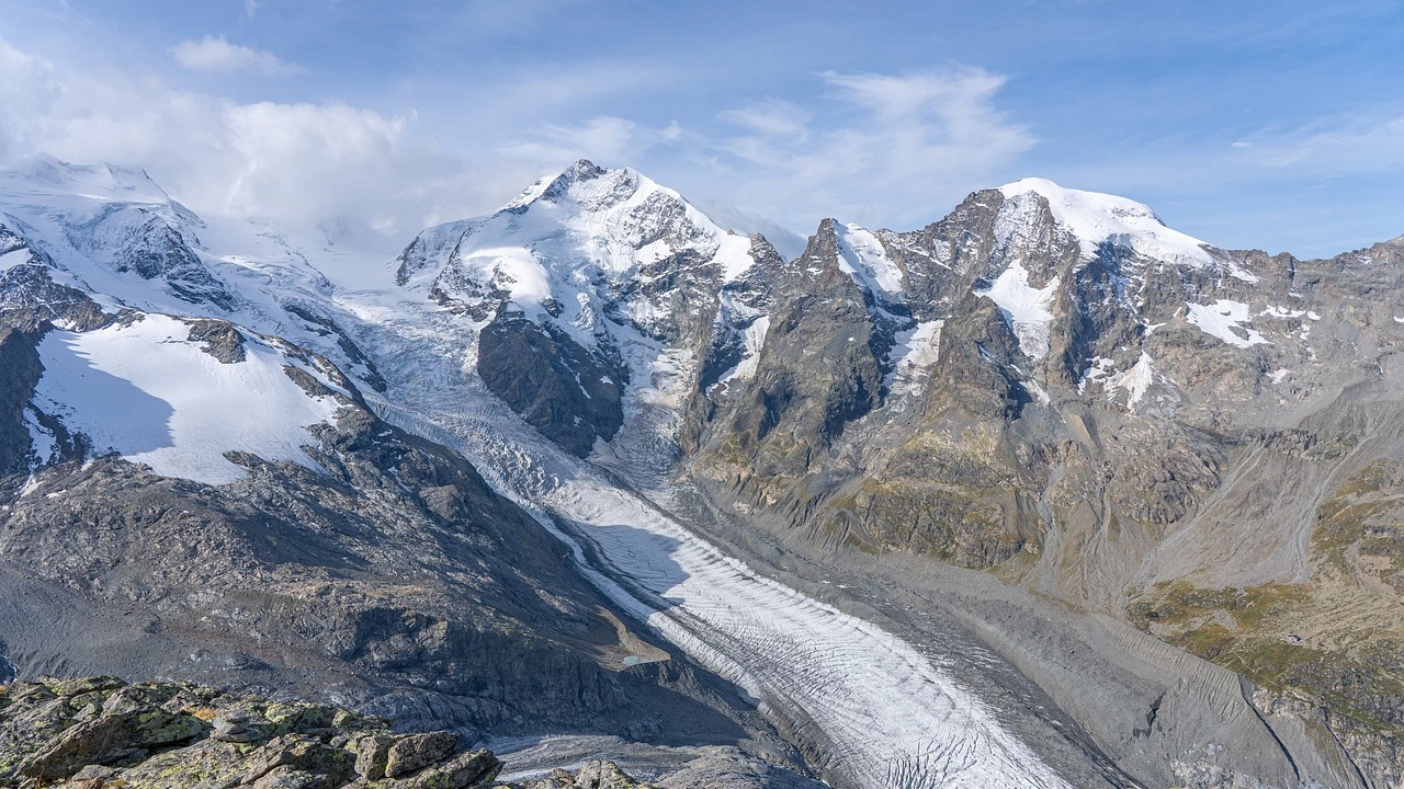Ледниците в Пиренеите се топят заради глобалното затопляне съобщи АФП