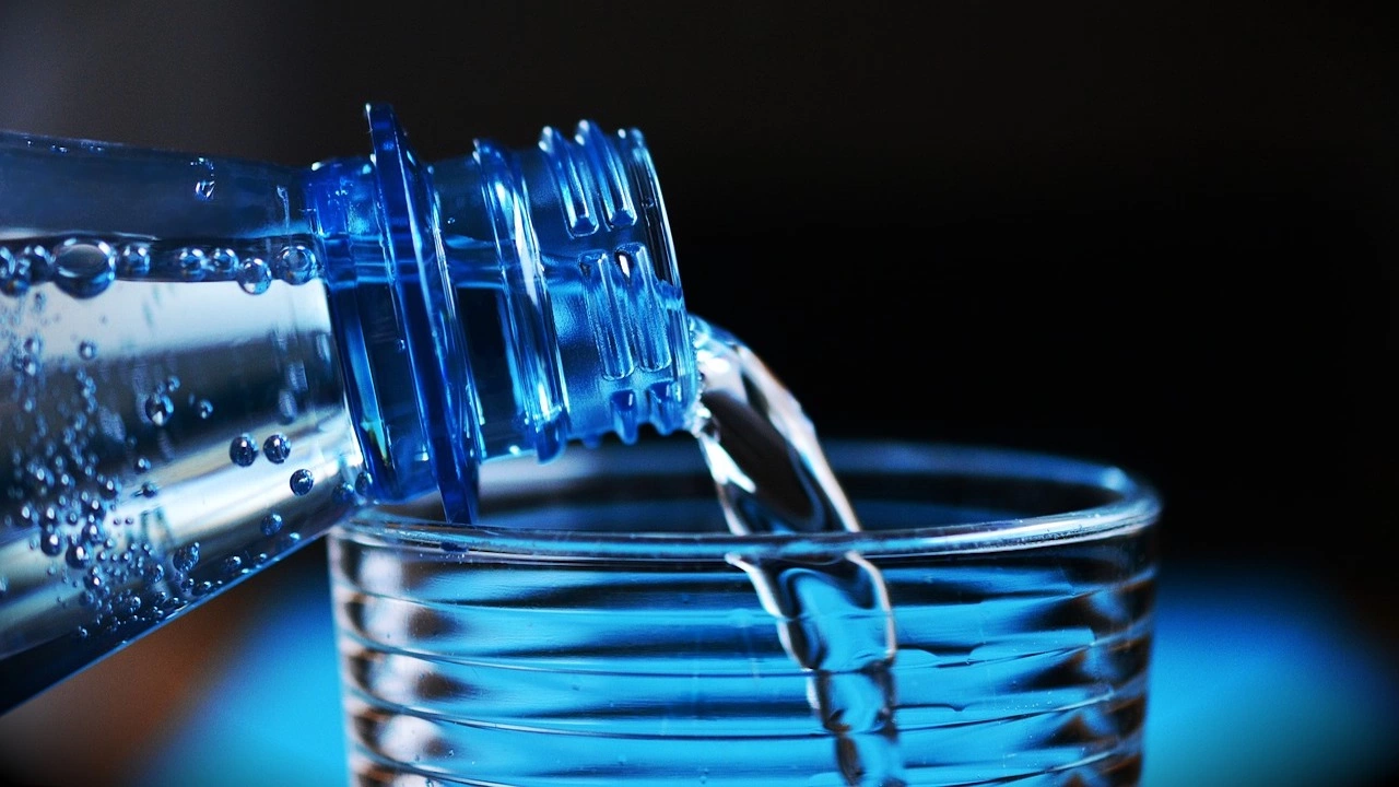Пиенето на повече от 1 4 л вода в рамките на