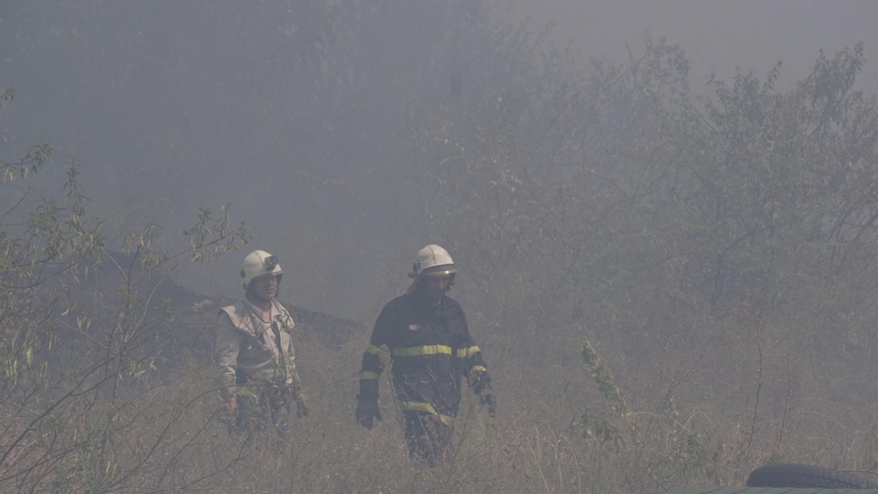 Локализиран е пожарът на военния полигон в старозагорското село Змейово,