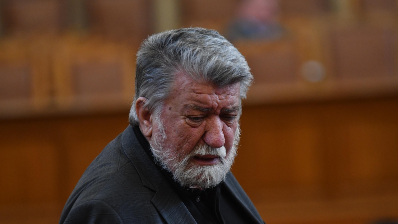 След скандала: Вежди Рашидов подаде оставка от два поста