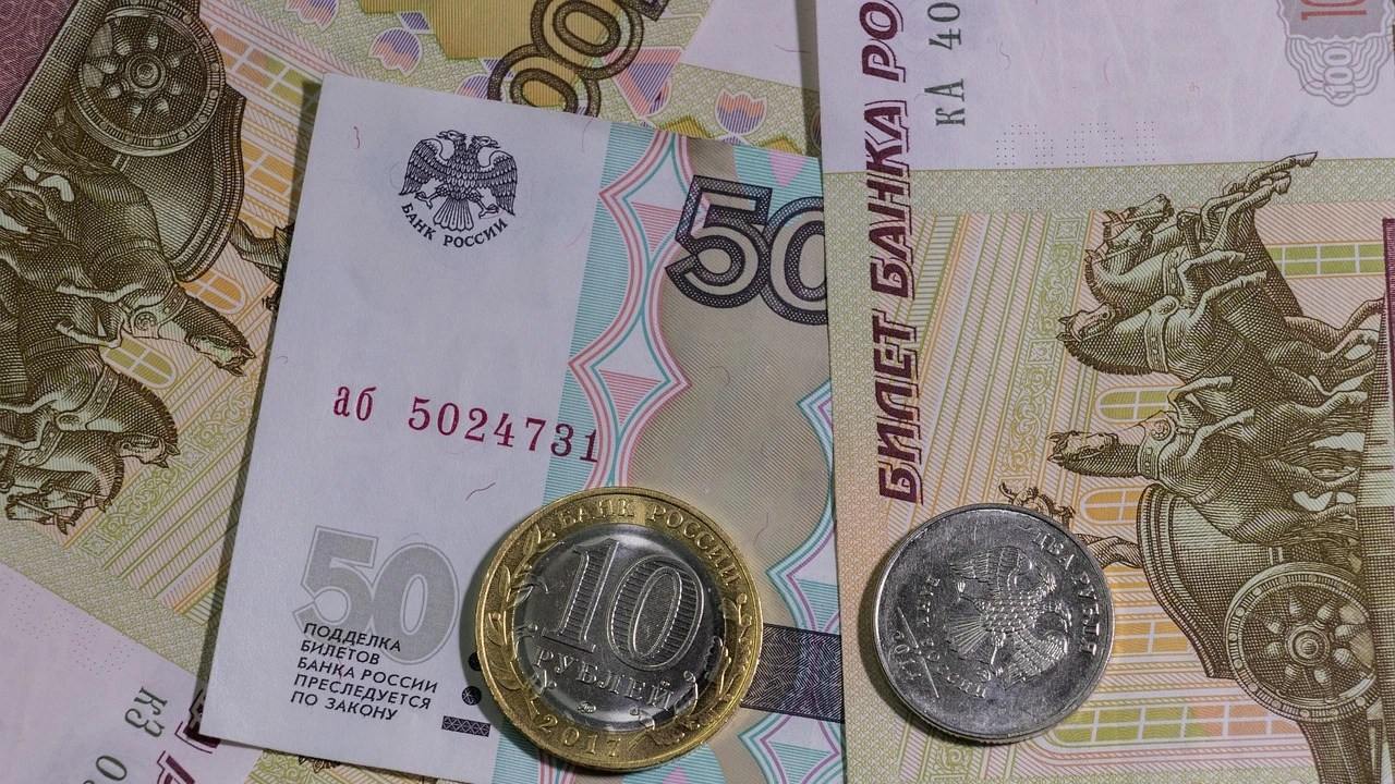 Руската рубла отслабна днес след като Руската централна банка РЦБ се