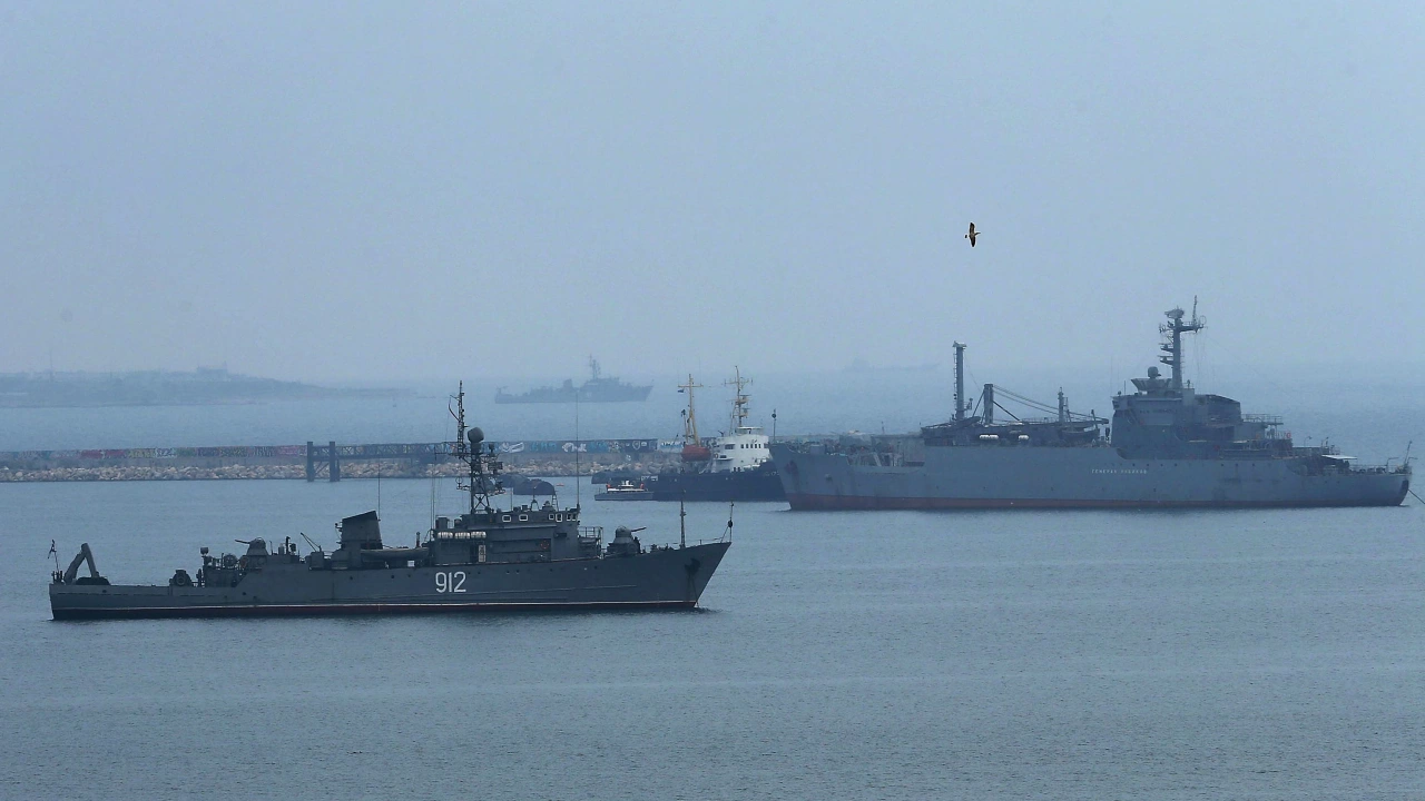 Руски военен кораб днес е открил предупредителен огън по плаващ