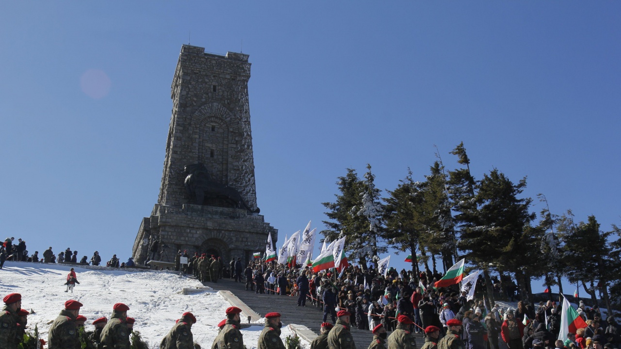 „Галъп“: 48% от българите харесват 3 март и 24 май, но промяната на националния празник не се подкрепя