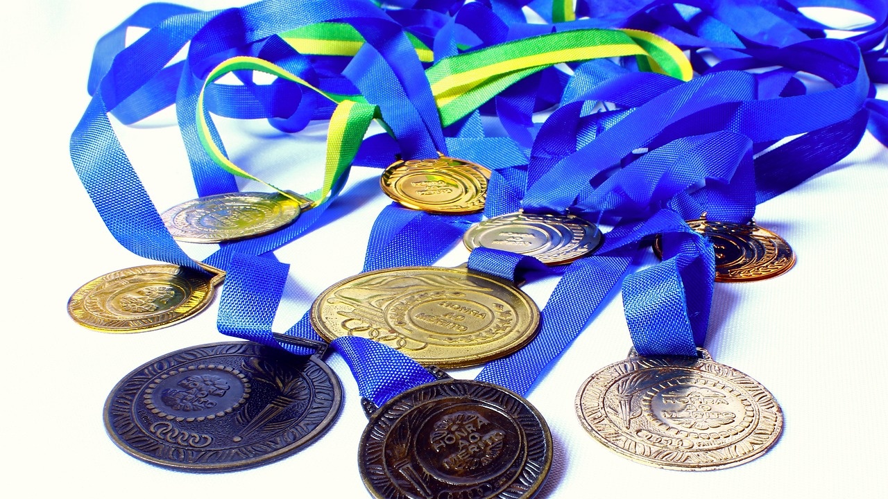 Български ученици спечелиха пет медала на Международната олимпиада по астрофизика