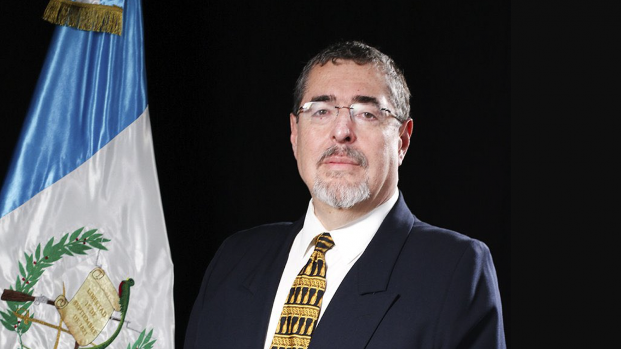 Антикорупционният кандидат Бернардо Аревало спечели президентските избори в Гватемала