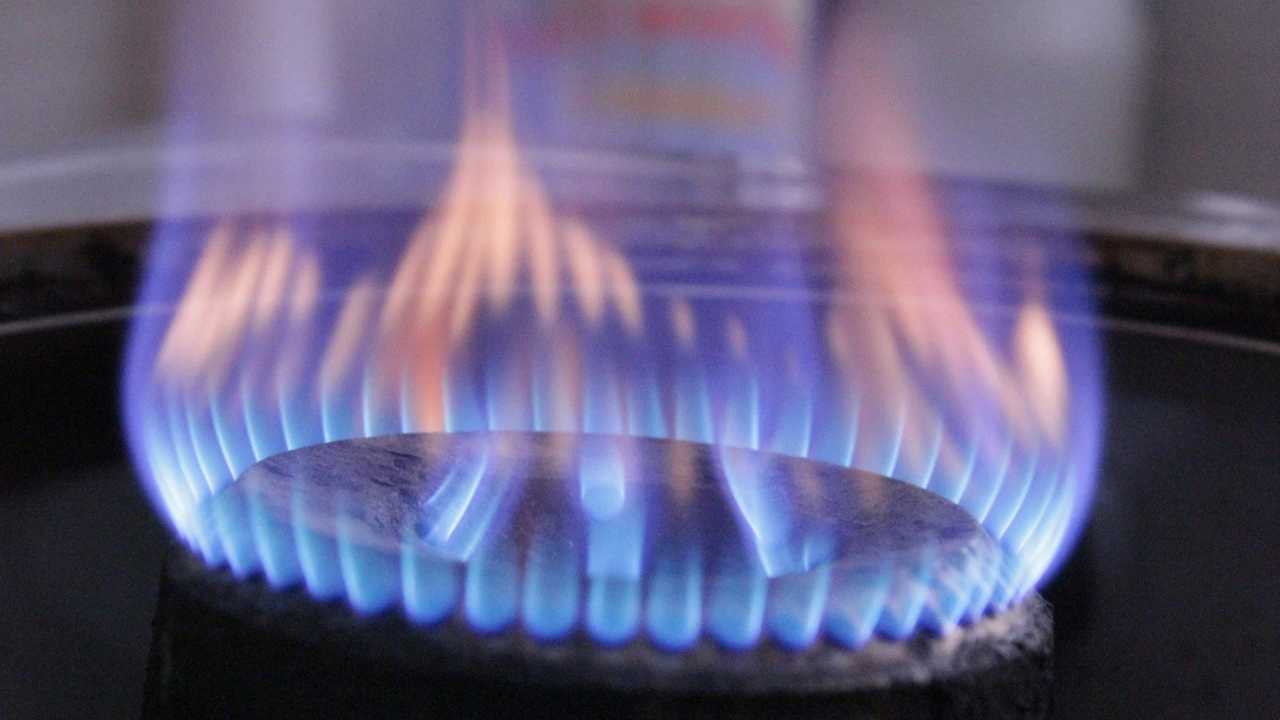 КЕВР обсъжда предложението на "Булгаргаз" за поевтиняване на газа