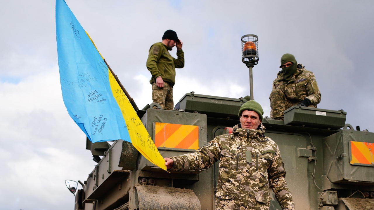 Националният флаг на Украйна се развя тази нощ в окупирания