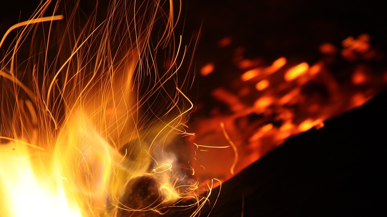 Светкавица предизвика пожар над мъглижкия манастир ,,Св. Николай Чудотворец”