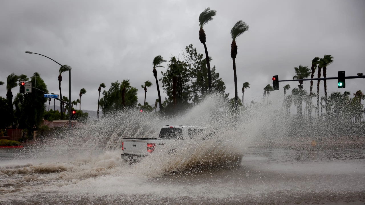 Тропическата буря Хилари се насочи към Южна Калифорния Кметът на