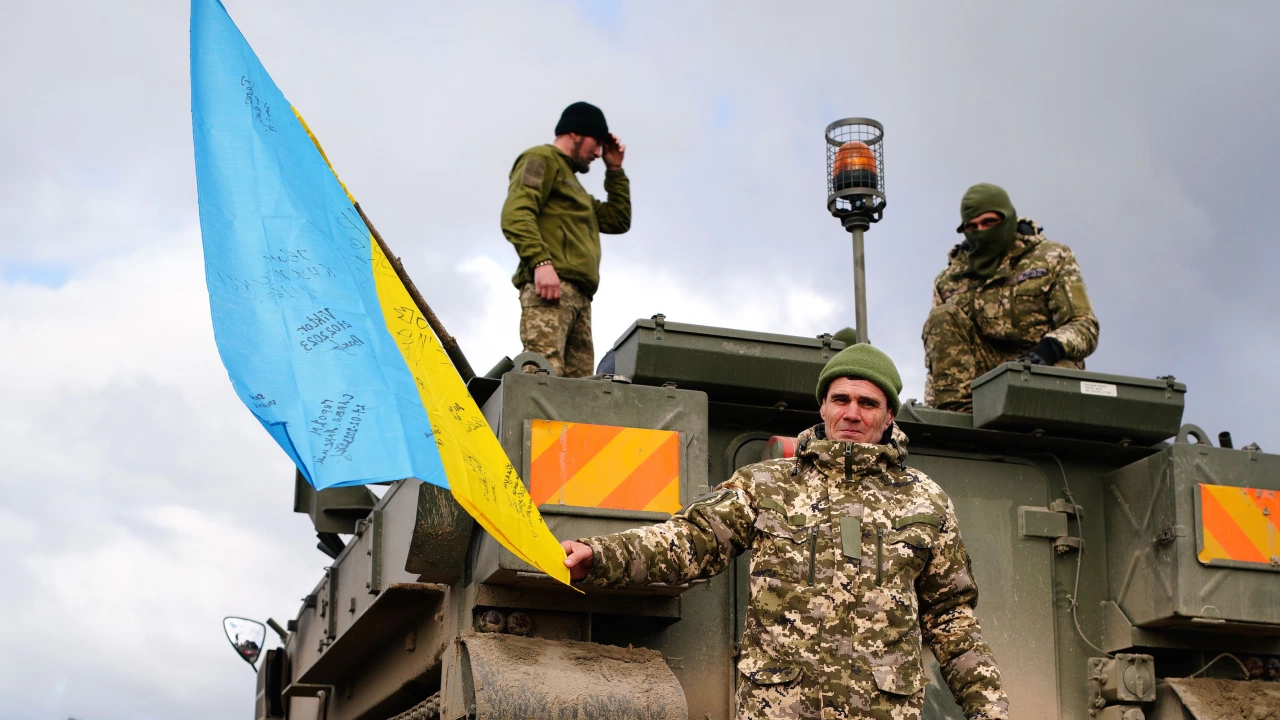 Националният флаг на Украйна се развя тази нощ в окупирания