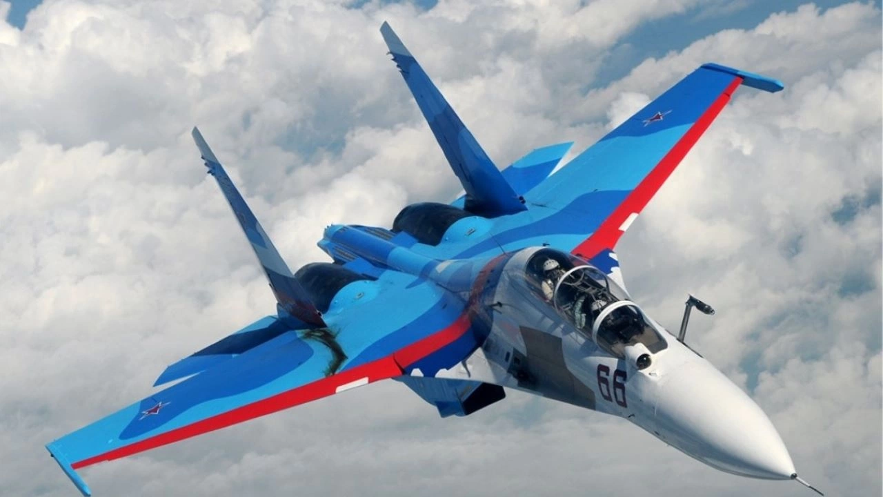 Руски самолет Су 30 съпроводи американски боен дрон MQ 9A