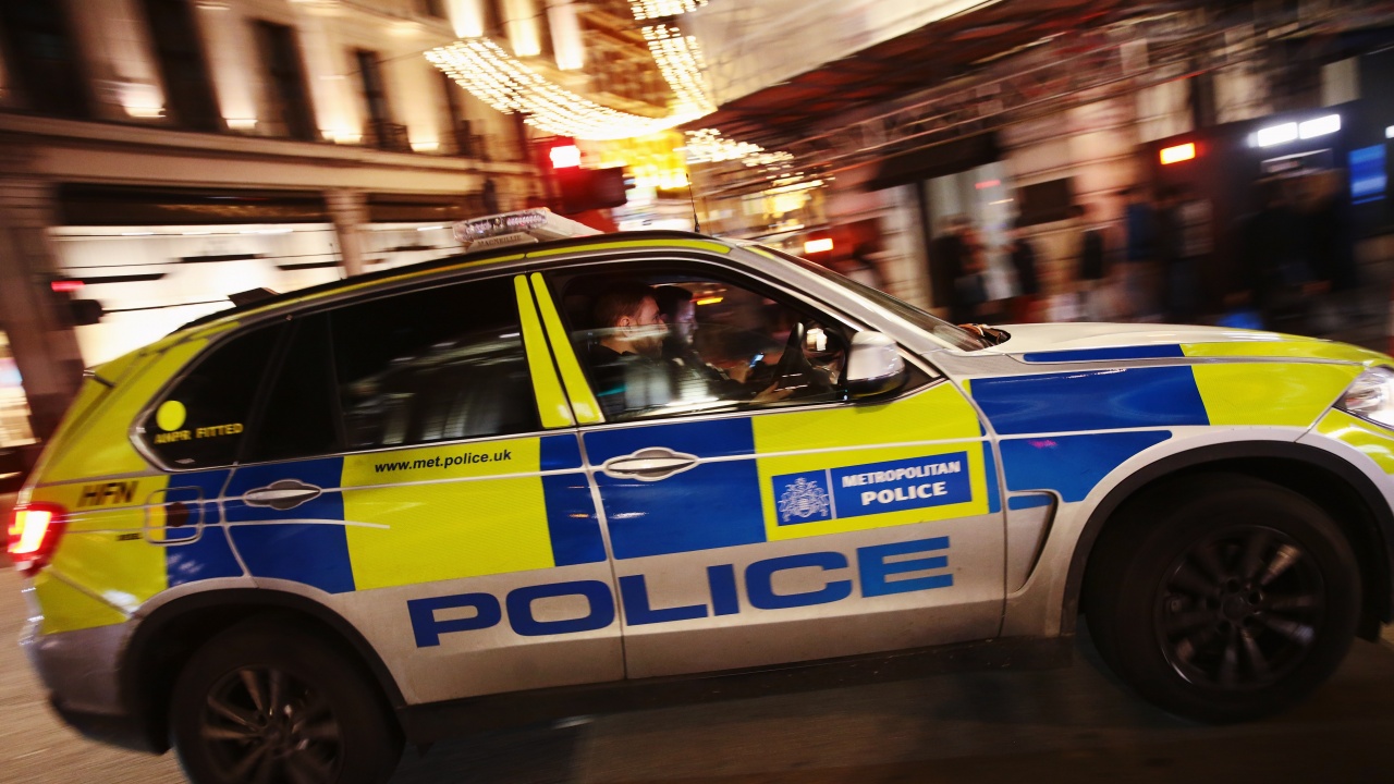 Осем намушкани с нож и стотици арестувани на карнавал в Лондон