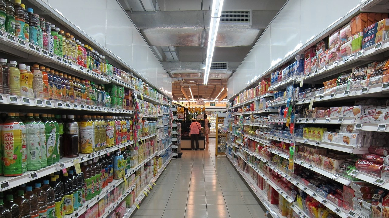 Близо 70 от основните хранителни продукти в Кипър са поскъпнали