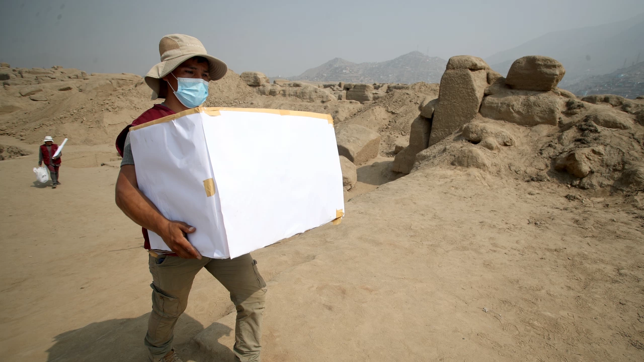 Археолози в Перу откриха гробница на 3000 години в която