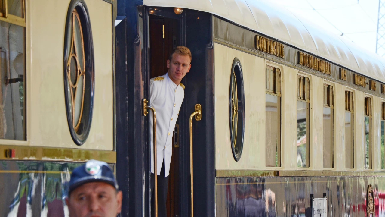 Известният влак Ориент Експрес който пътува от Париж до Истанбул