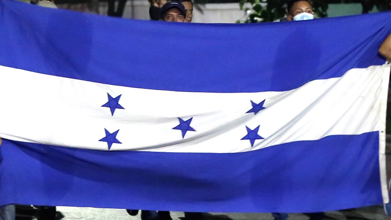 Движение Зърно партията на спечелилия президентските избори в Гватемала Бернардо