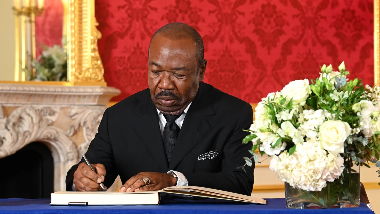 Президентът на Габон призова населението на страната да вдигне шум