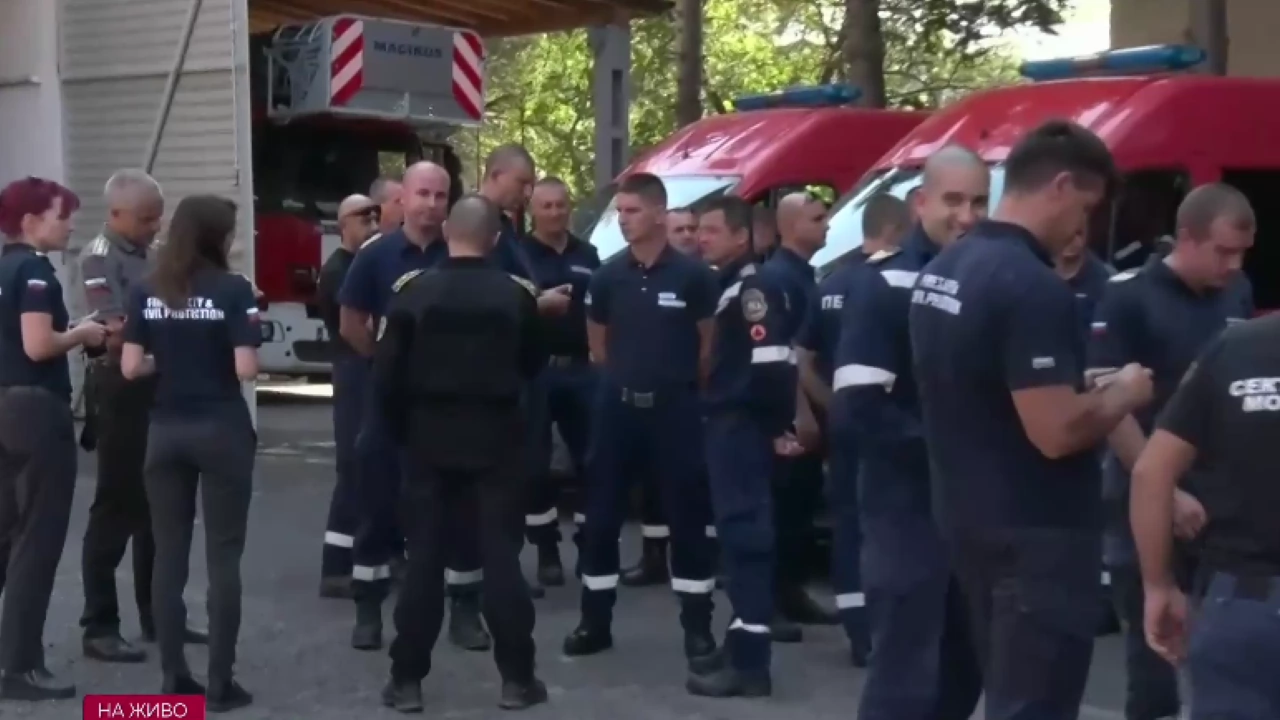 България изпраща нов екип от 36 пожарникари в Гърция Те ще