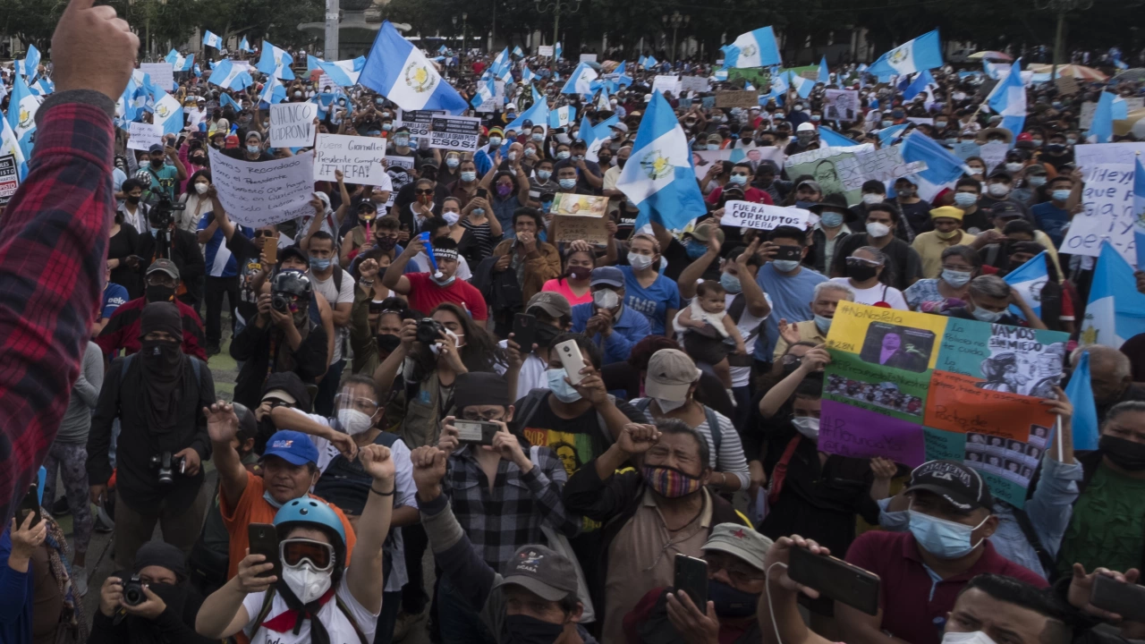 Новоизбраният президент на Гватемала Бернардо Аревало призова вчера хората да