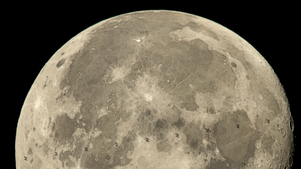 Индия изключи връзката със своя Ровър на Луната - първият