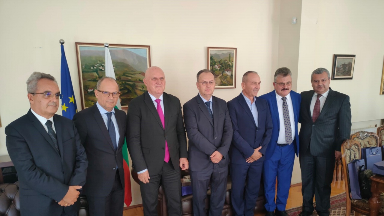 Български и албански университети ще разширят сътрудничеството си, като разработват