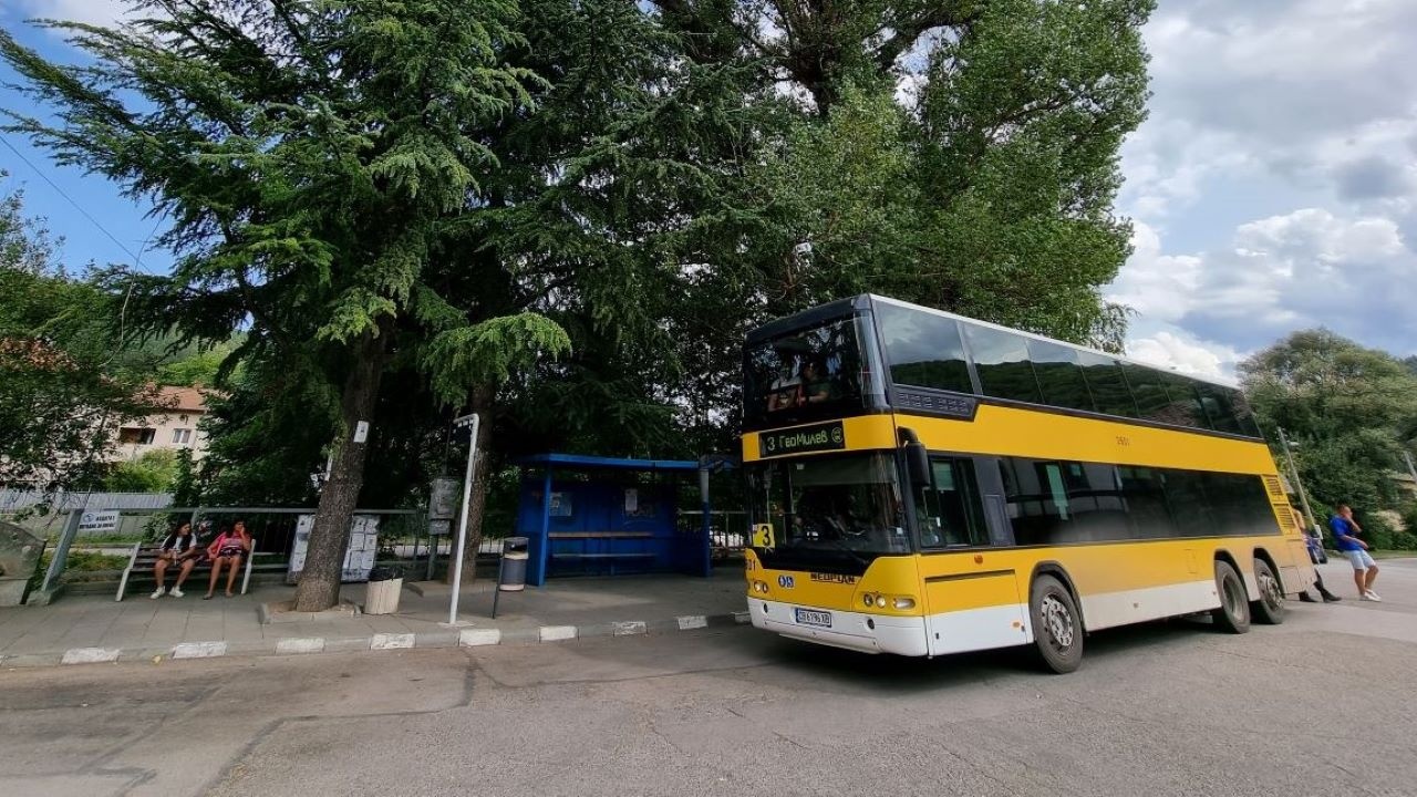 За да продължи атрактивната услуга: Поне четири двуетажни автобуса за София