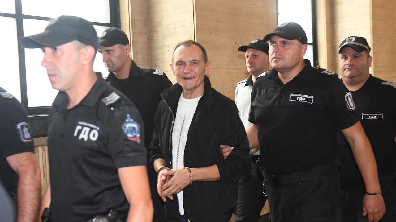 Съдът наложи домашен арест на Васил БожковВасил Крумов Божков е