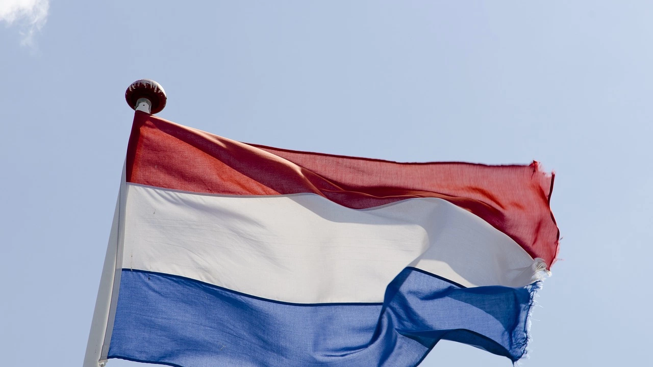 Промишленото производство в Нидерландия продължава да спада и през юли