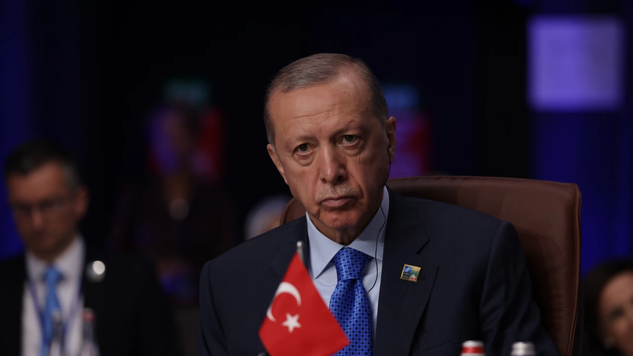 Президентът на Турция Реджеп Тайип Ердоган днес замина за Индия