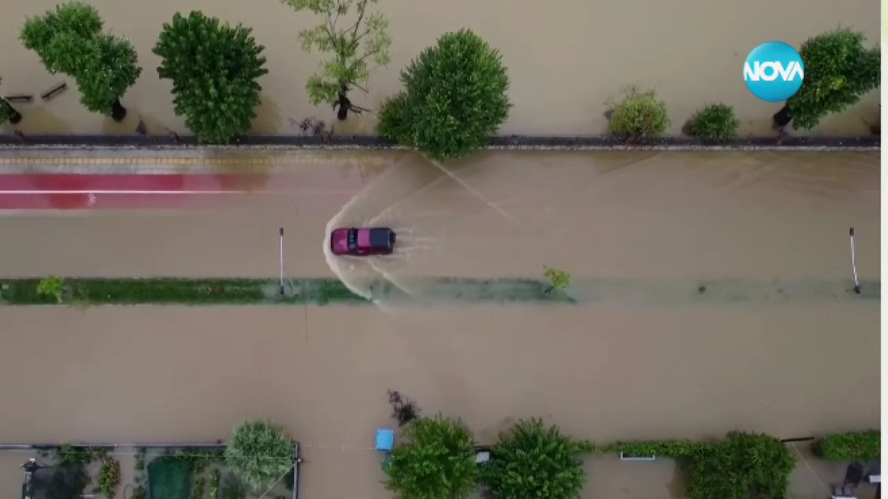 Гърция продължава да се бори с щетите след наводненията причинени