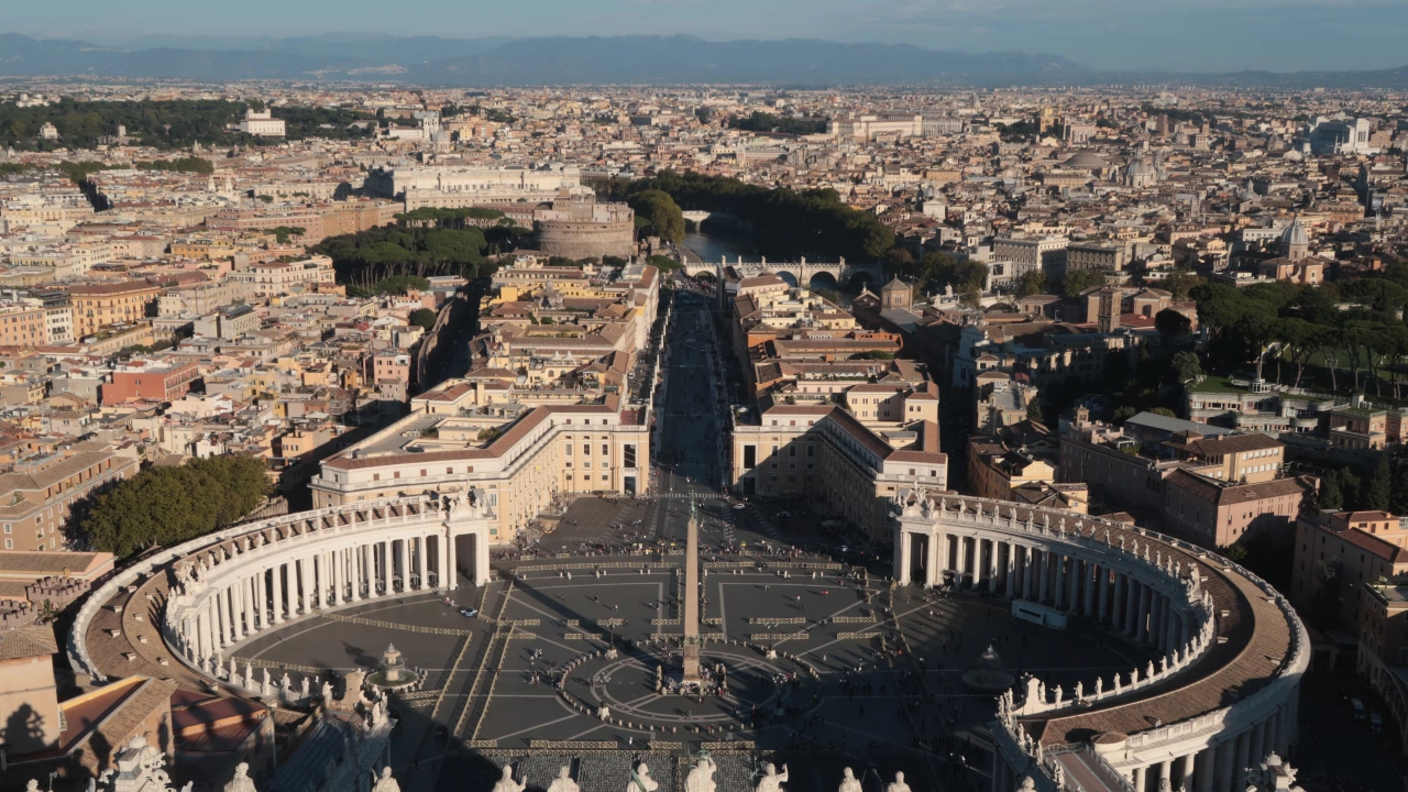 Банката на Ватикана отрече всякакви обвинения за които заговори съветник