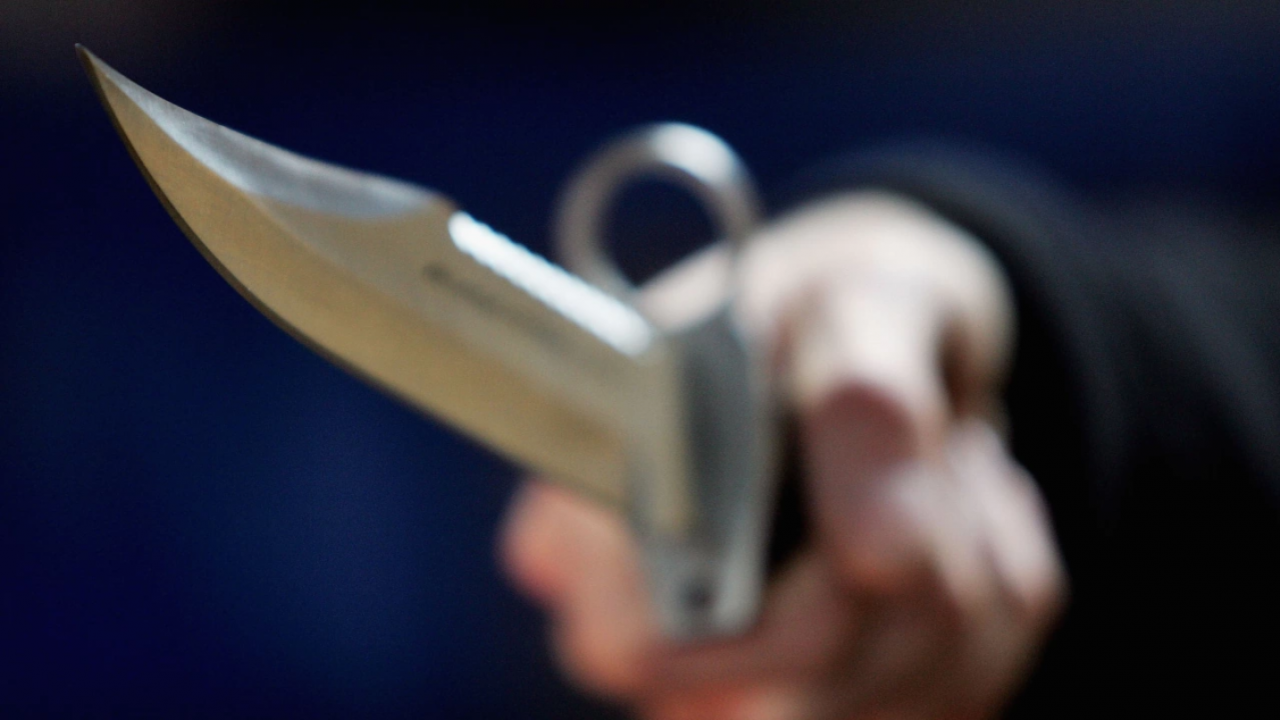 17-годишен младеж намушка с нож 15-годишно момче, съобщиха за БТВ от РУ