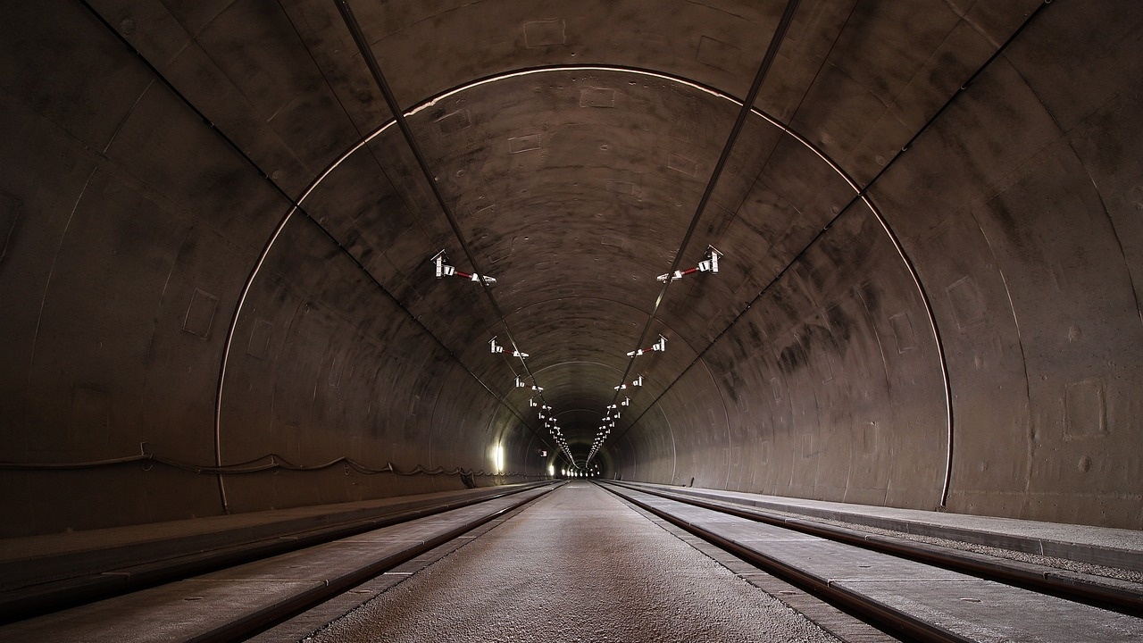 Движението в тунел Витиня“ в посока София се осъществява в