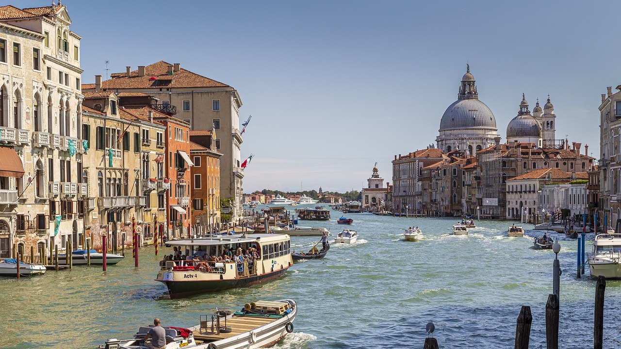 Венеция въвежда 5 евро такса на ден на посетител