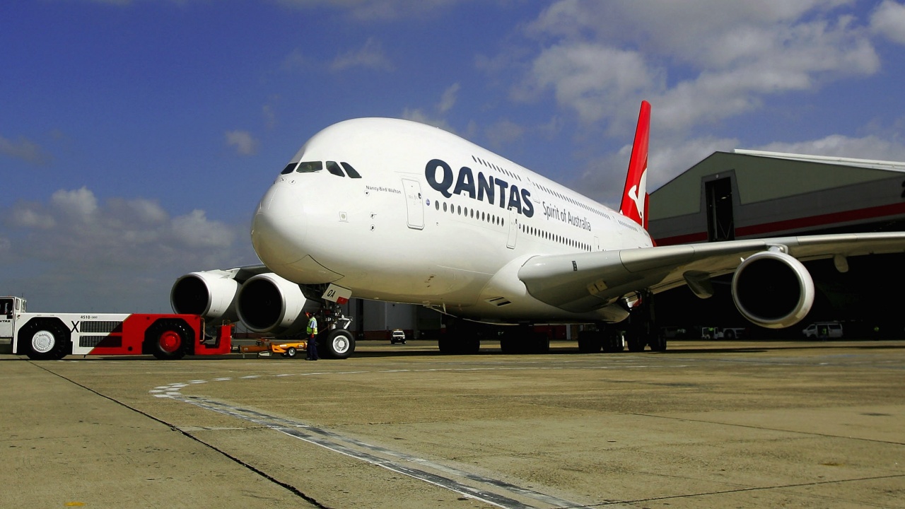 Осъдиха най-големия австралийски авиопревозвач за уволнение на 1700 души