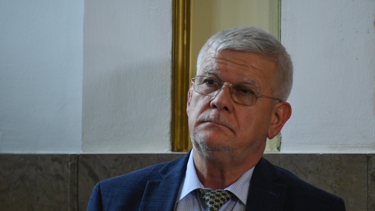 Министър Вътев: ЕК има последната дума за отмяната на забраната за внос на украинско зърно