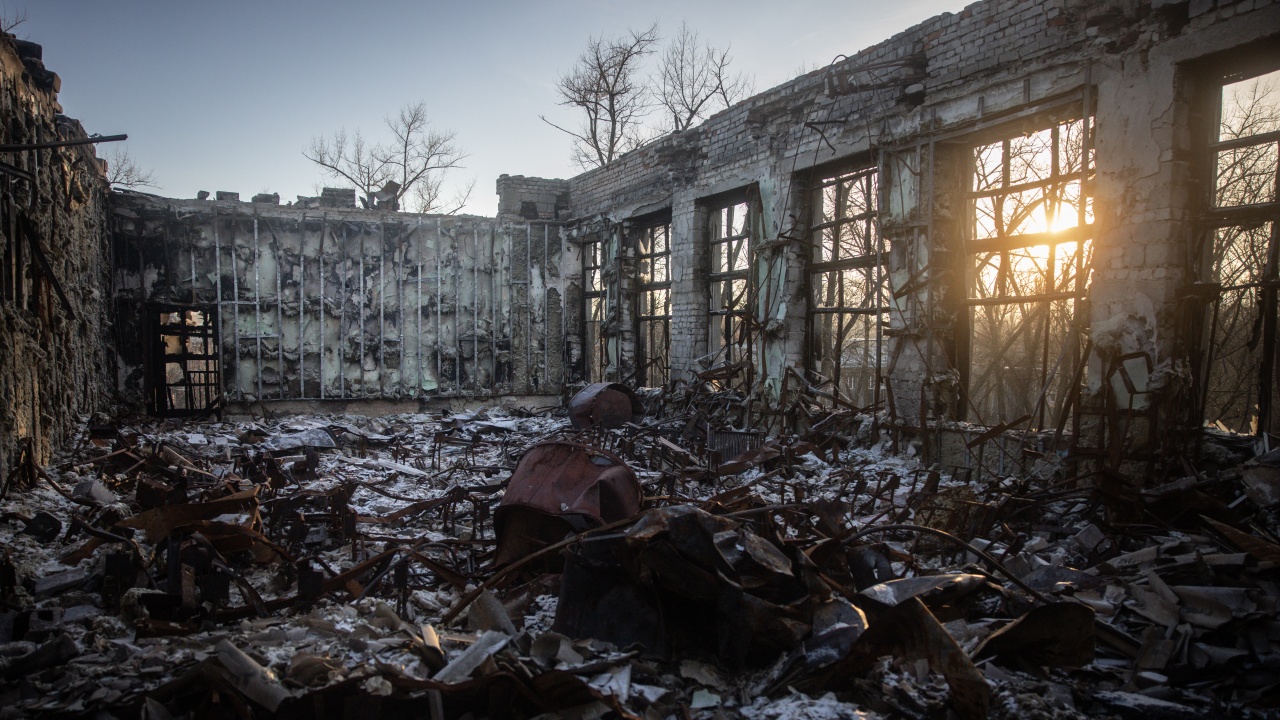 Взривове и пожар в западната част на Крим
