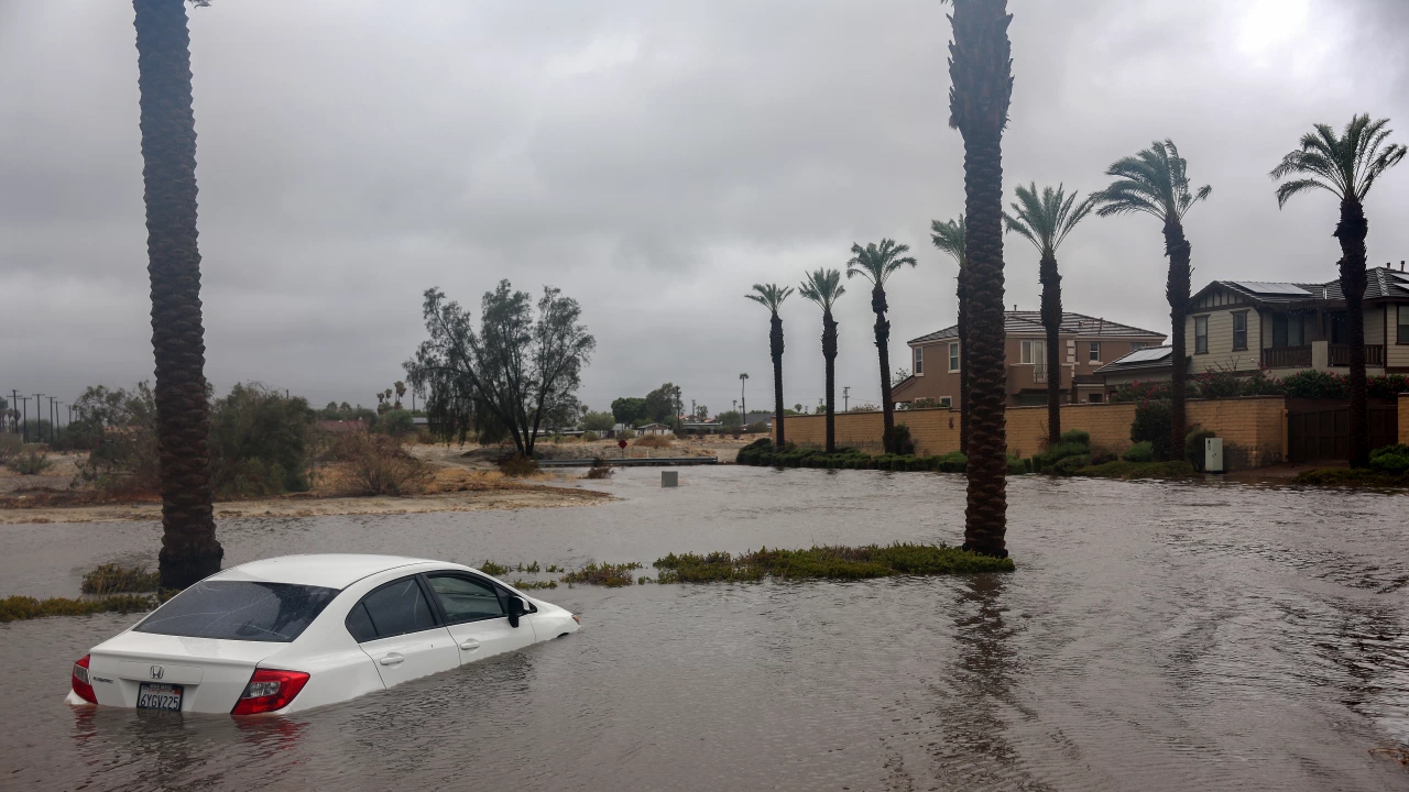 Загиналите при опустошителните наводнения в източния либийски град Дерна са