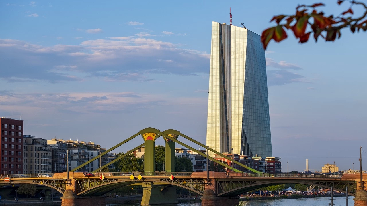 Европейската централна банка ЕЦБ критикува днес италианския проект за облагане