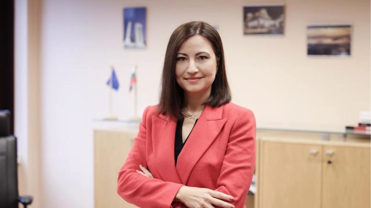 Премиерът акад поздрави новия български еврокомисар Илияна Иванова в телефонен