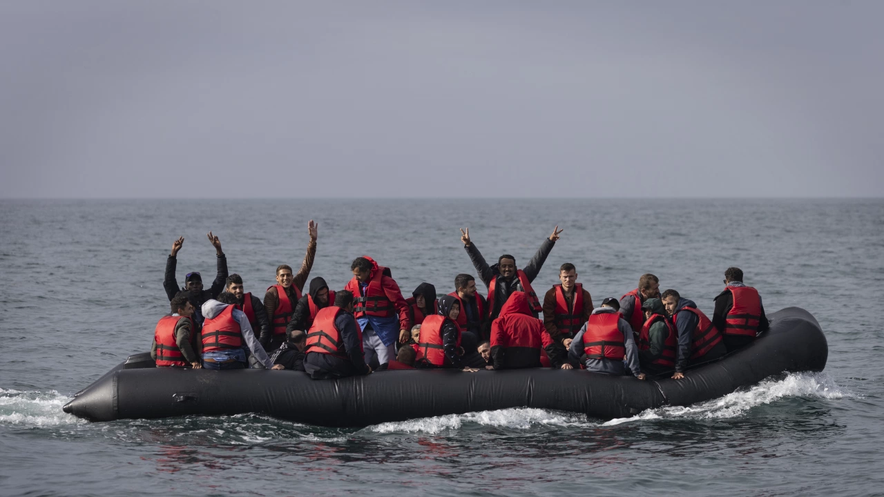 Прекосяванията на Централното Средиземноморие от незаконни мигранти почти са се