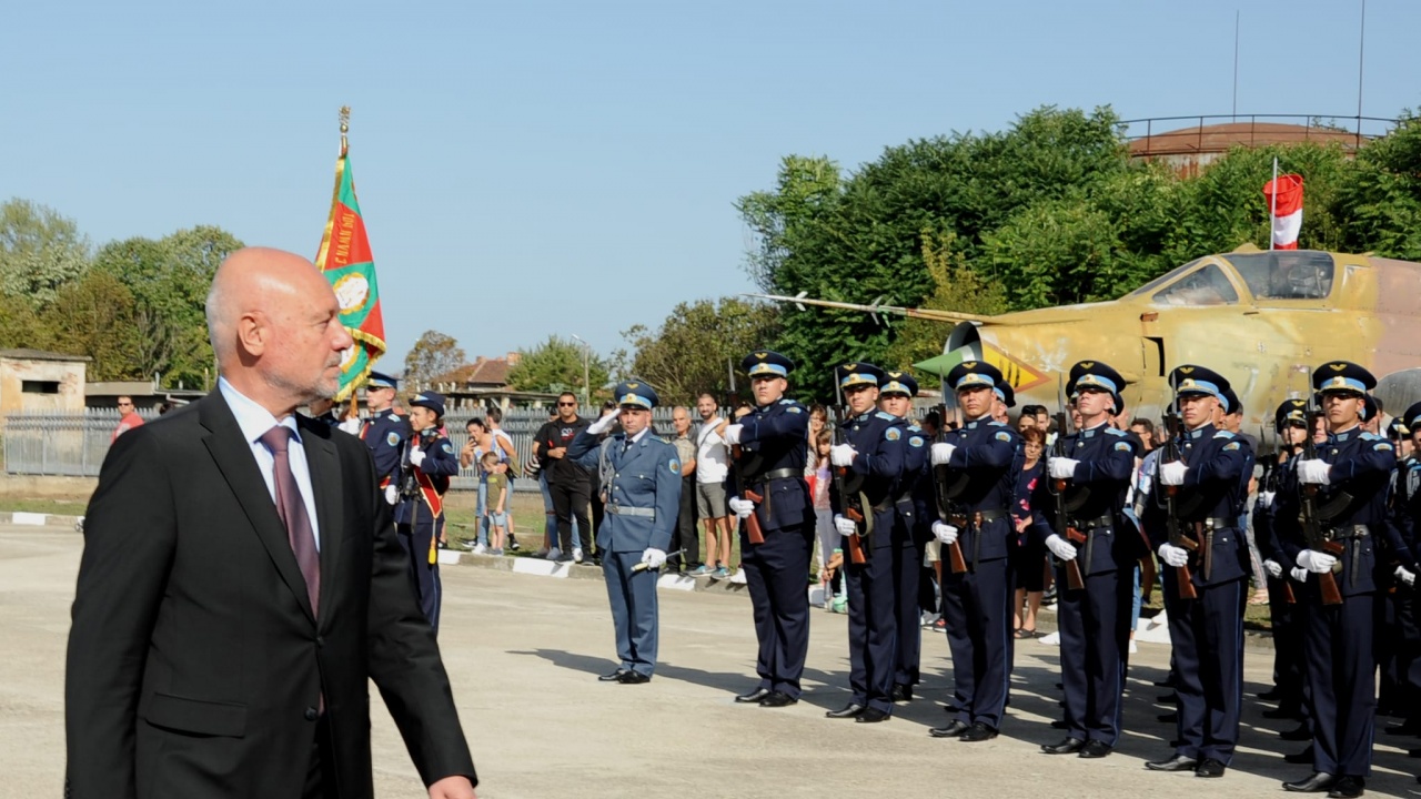 В днешната обстановка на сигурност изискванията към Българската армията са