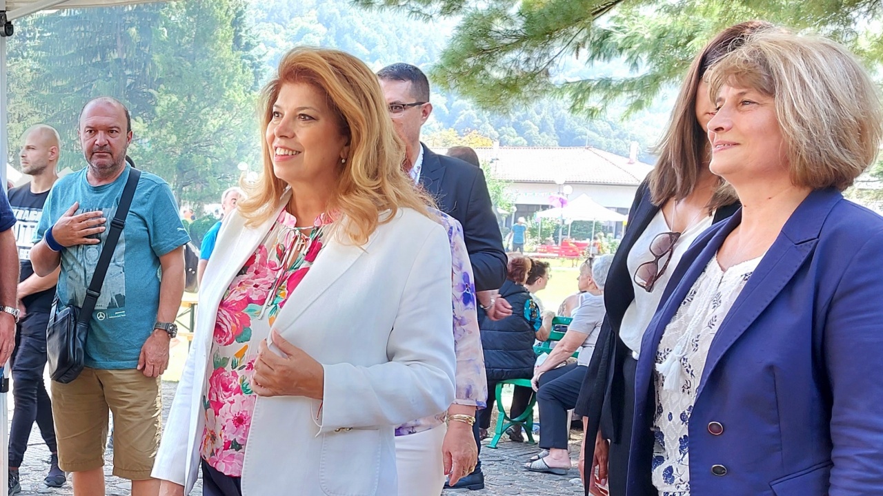 Вицепрезидентът в Троян: Традиционните български фестивали създават усещане за сигурност и здрава връзка с корените