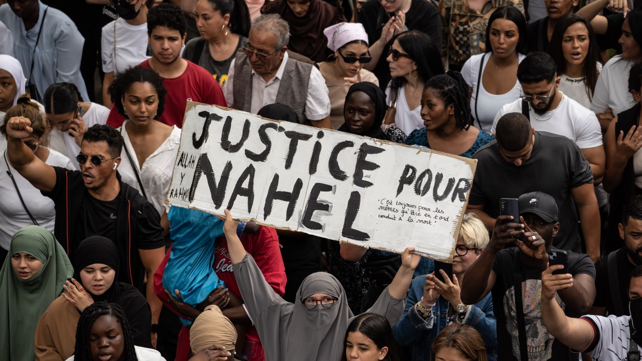 Десетки хиляди протестираха срещу полицейското насилие във Франция