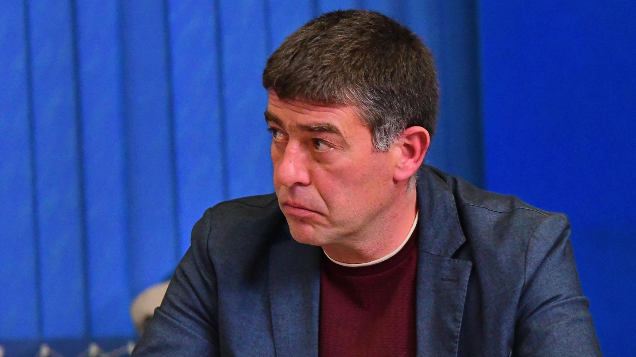 Бившият депутат от БСП  Страхил Ангелов изрази мнението  пред Нова