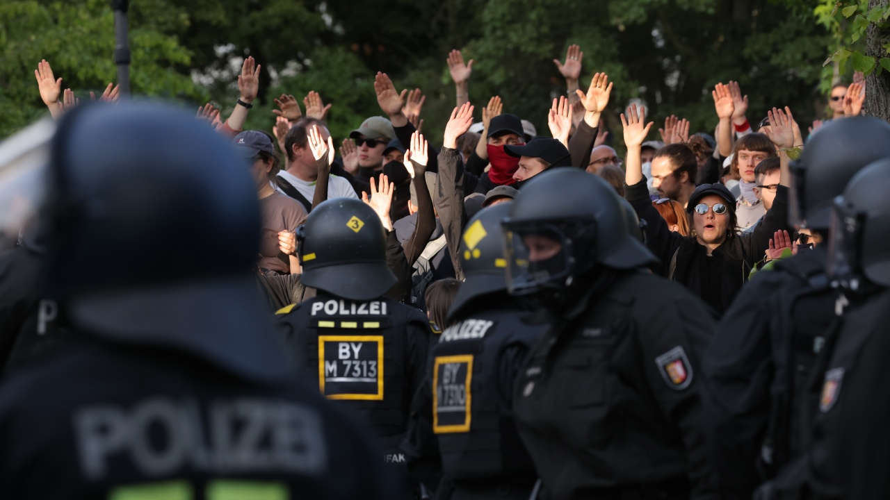 Германия забрани дясната екстремистка група "Артгемайншафт"